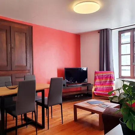 La Ruelle Des 2 Vallees Apartment *